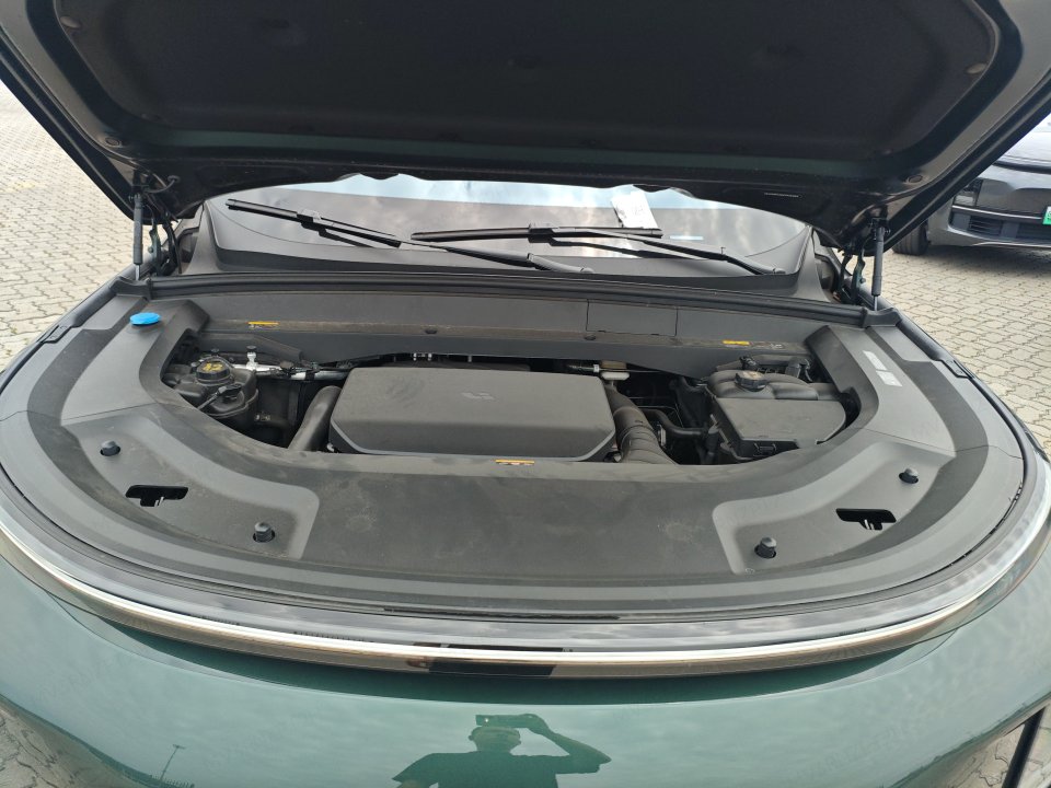2025 Li Auto L9 Ultra — 8
