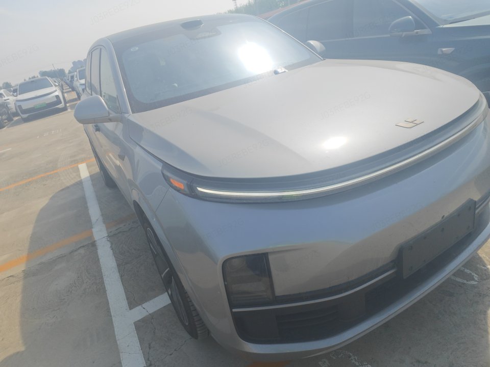 2025 Li Auto L9 Ultra — 2