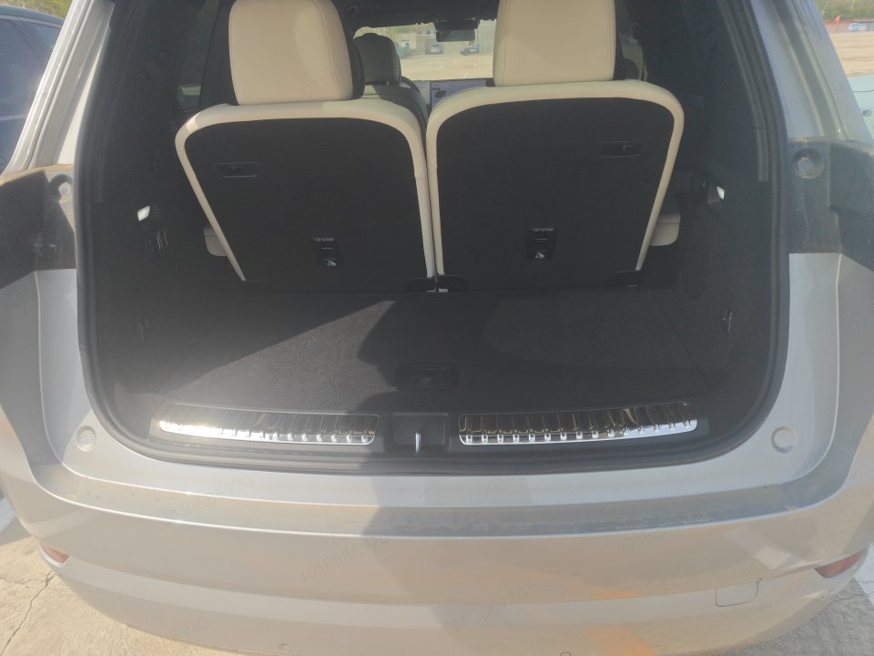 2025 Li Auto L9 Ultra — 7