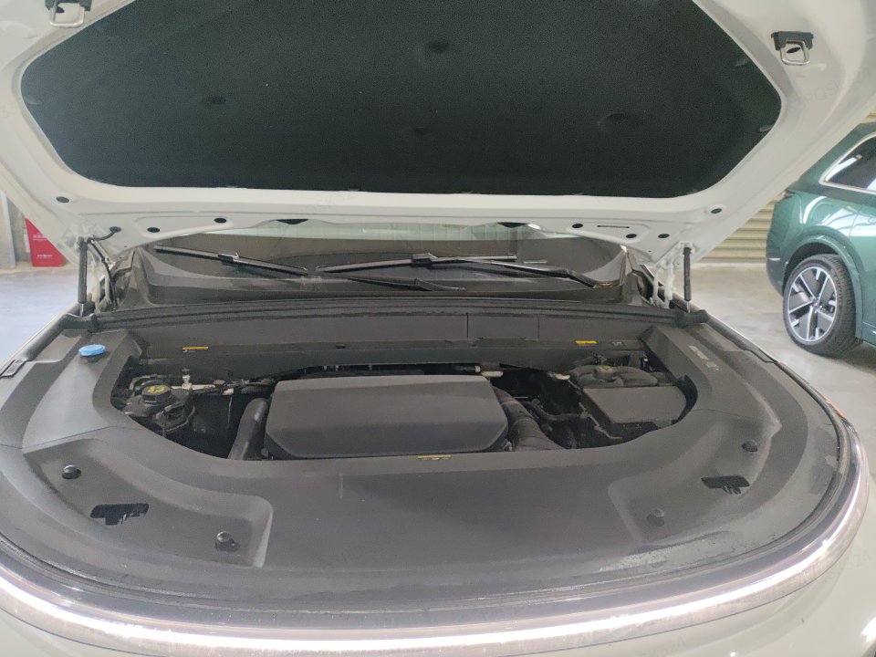 2025 Li Auto L9 Ultra — 8
