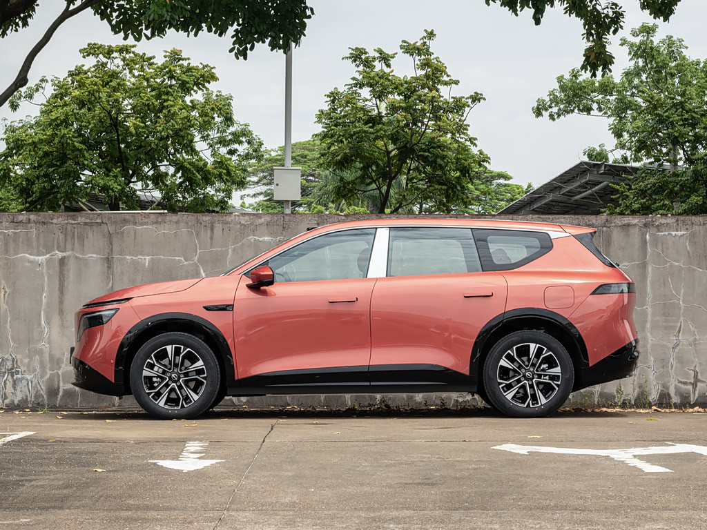 Nissan NX8 EREV 310 Max — 8