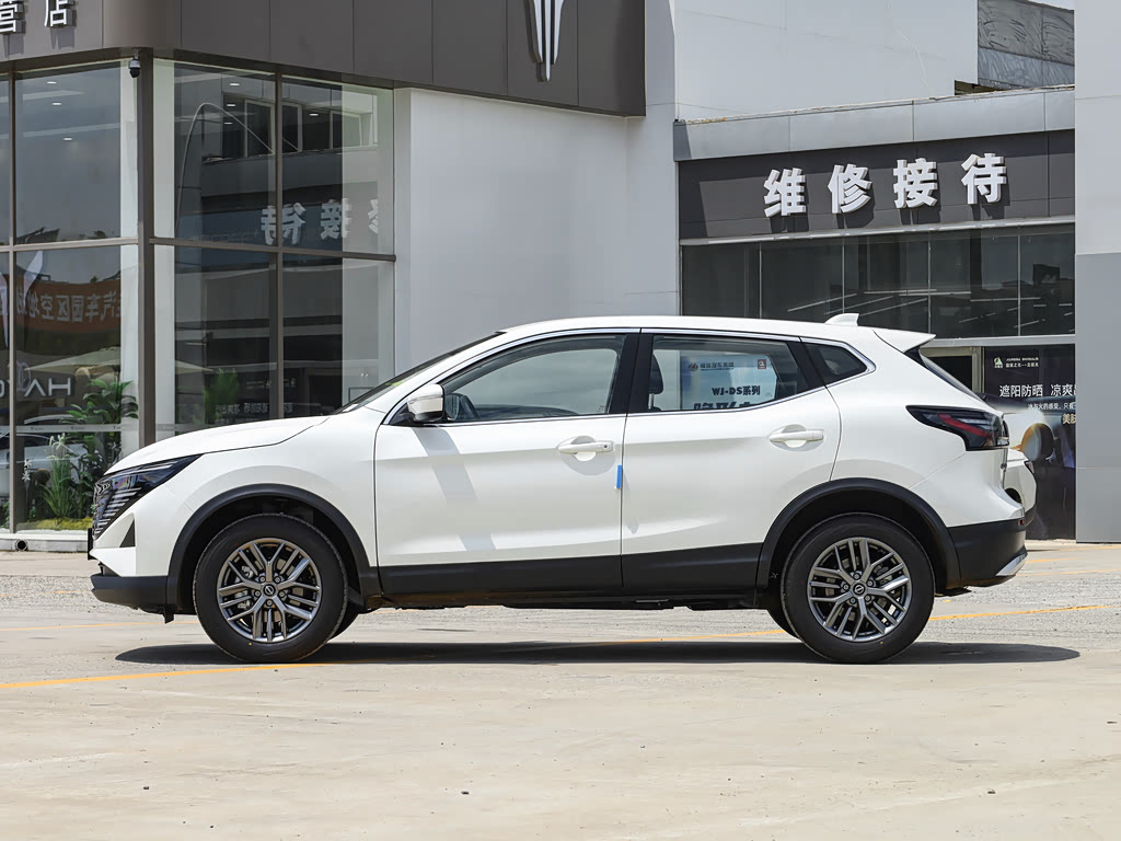 Nissan Qashqai — 3