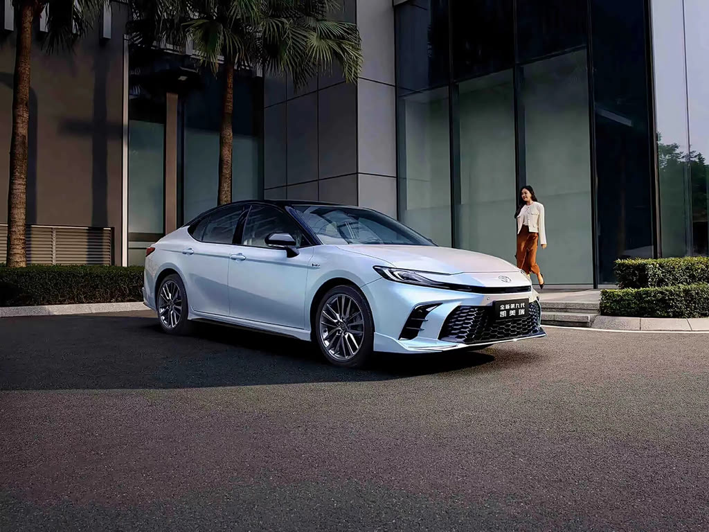 Toyota Camry — 2