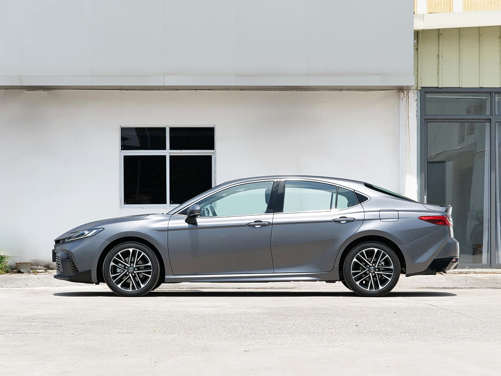 Toyota Camry — 7