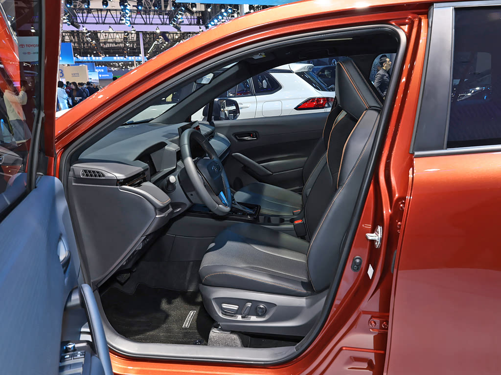 Toyota Corolla Cross — 2
