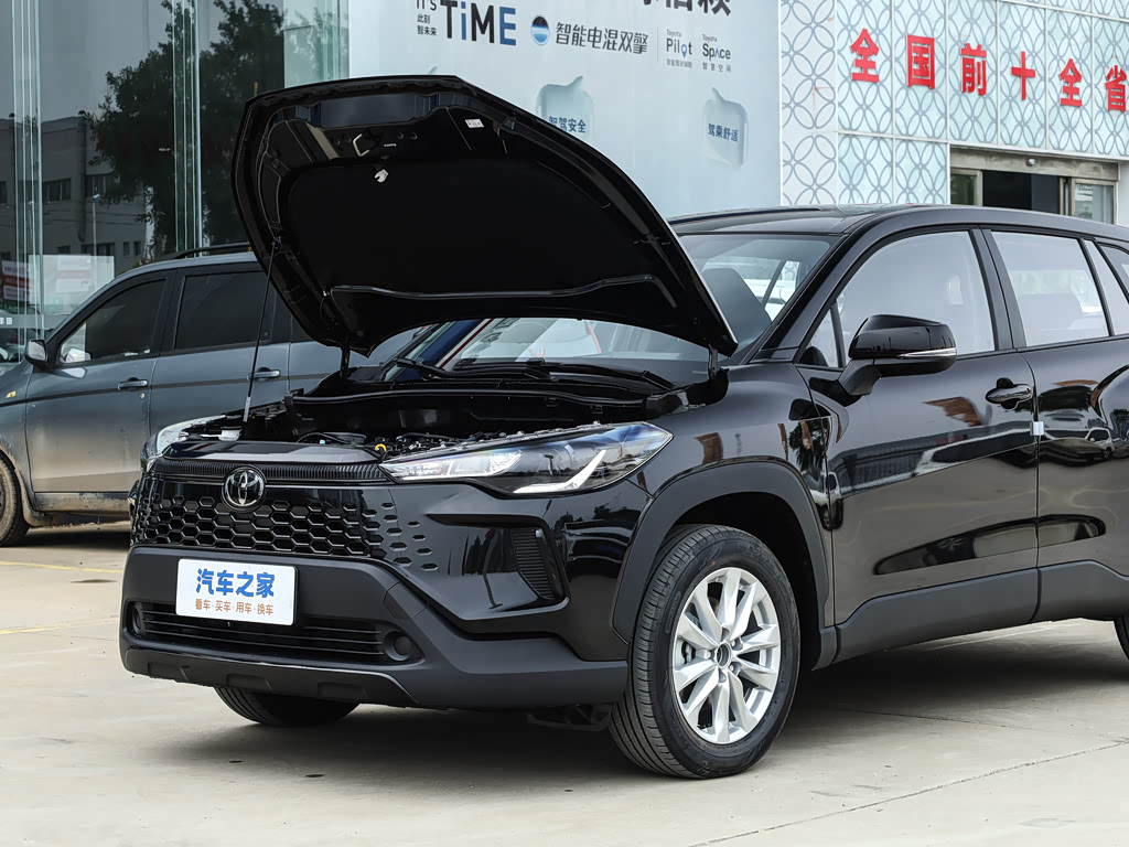 Toyota Corolla Cross — 3