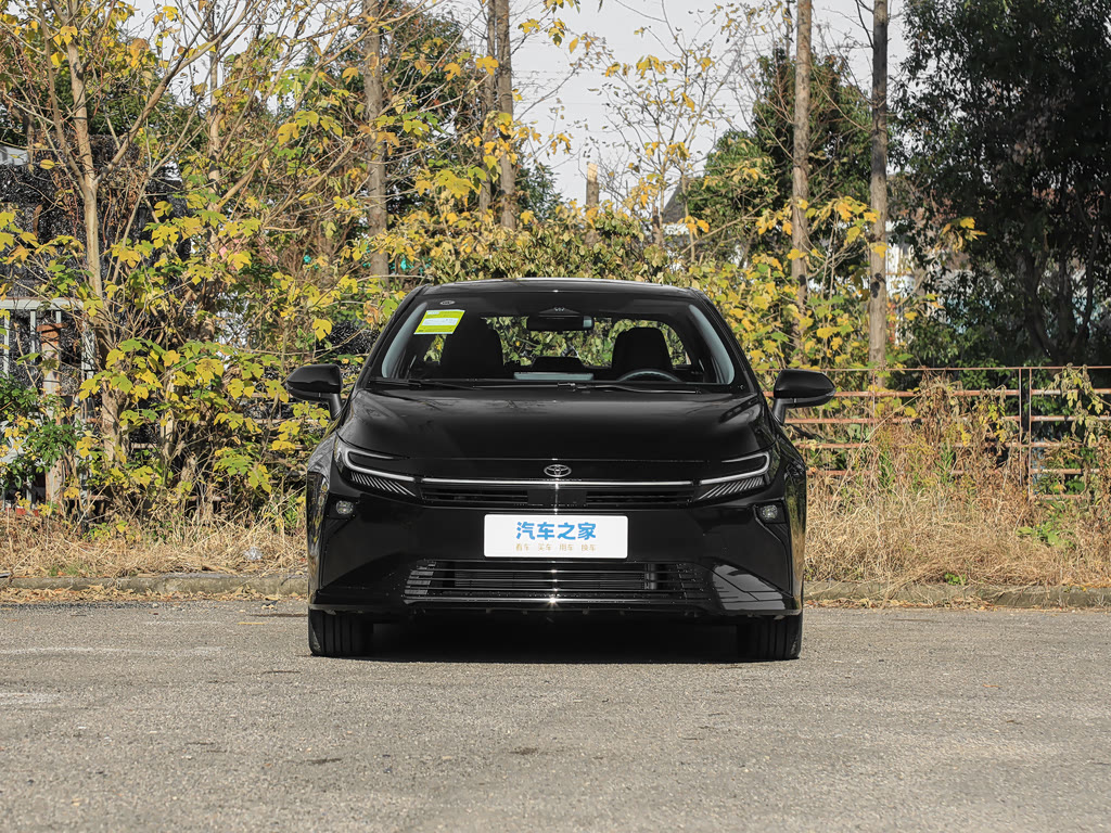 Toyota Corolla Hybrid — 6
