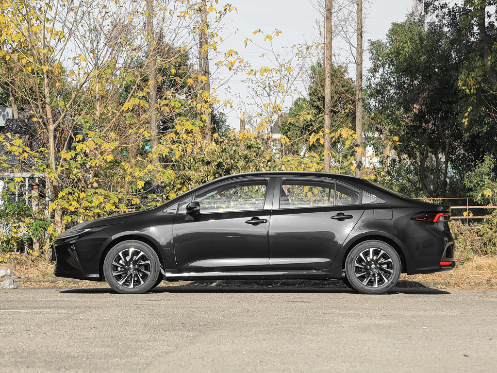 Toyota Corolla Hybrid — 9