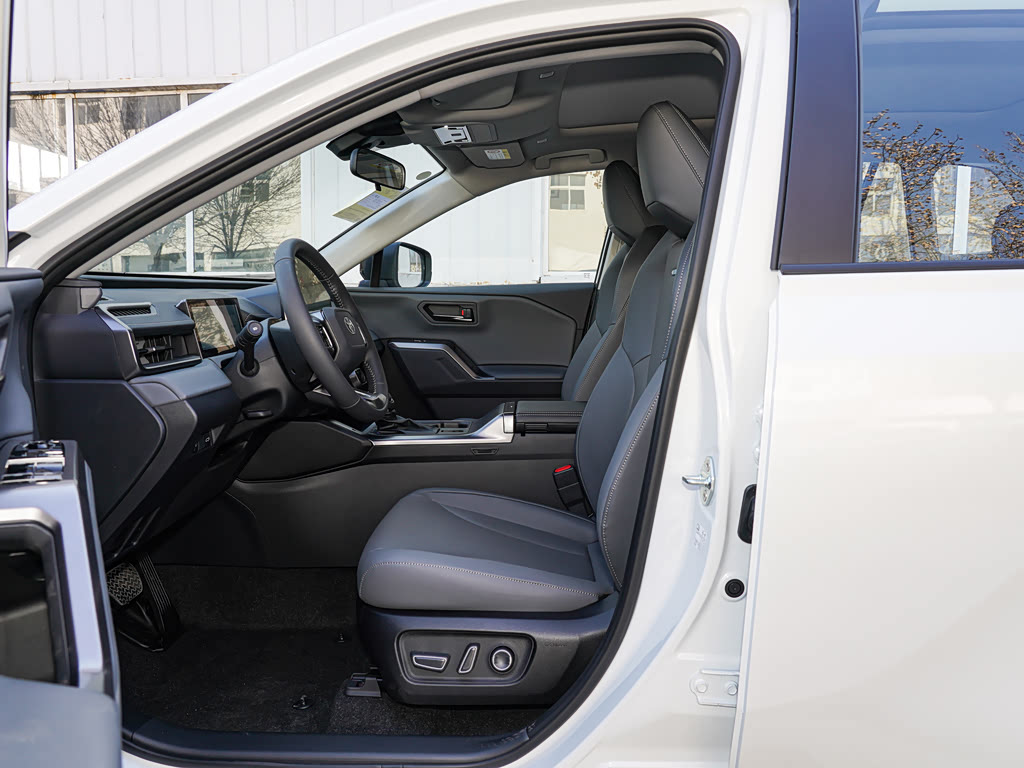 Toyota RAV4 — 8