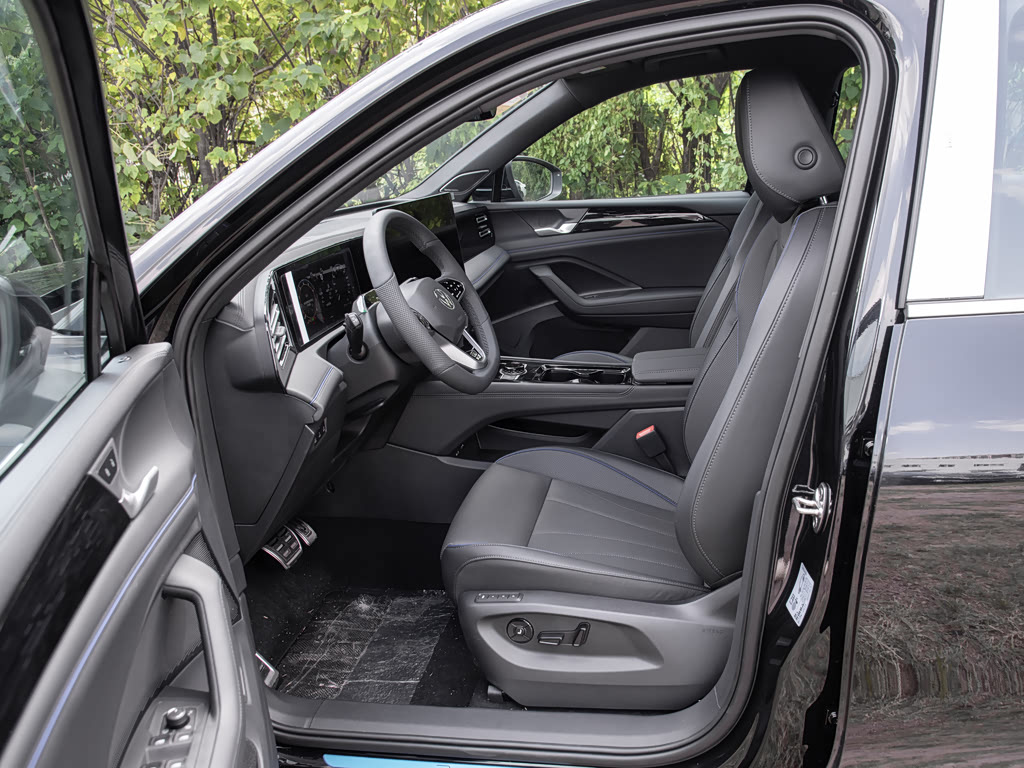 Volkswagen Tiguan — 9