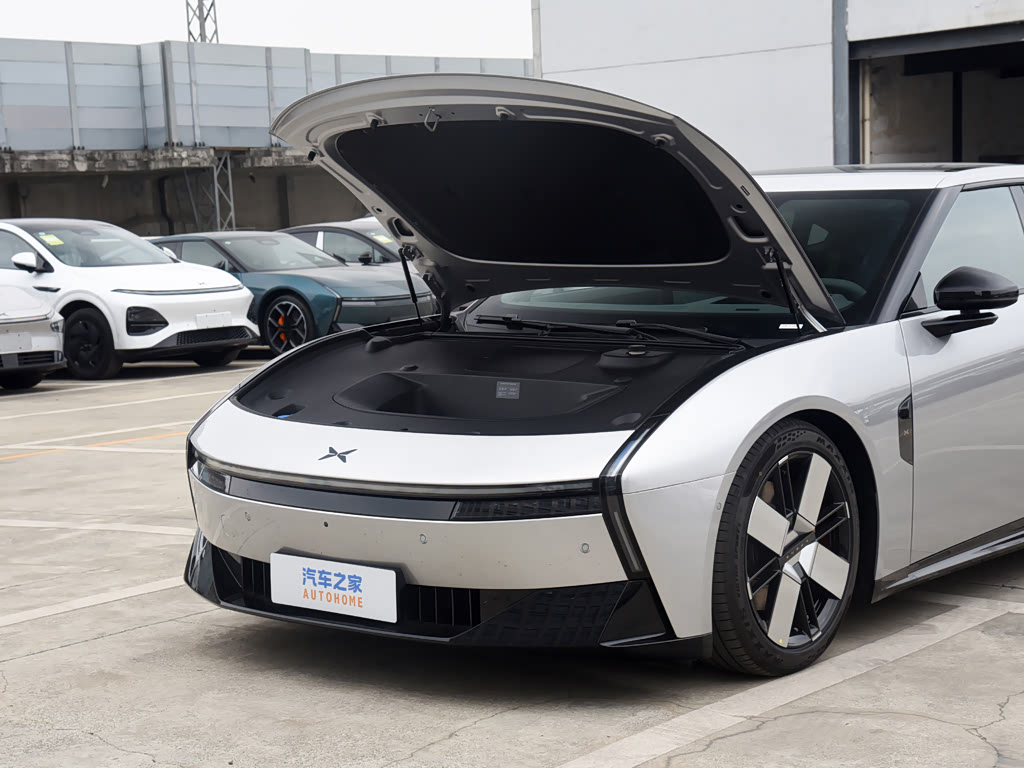 XPeng New P7 BEV — 7
